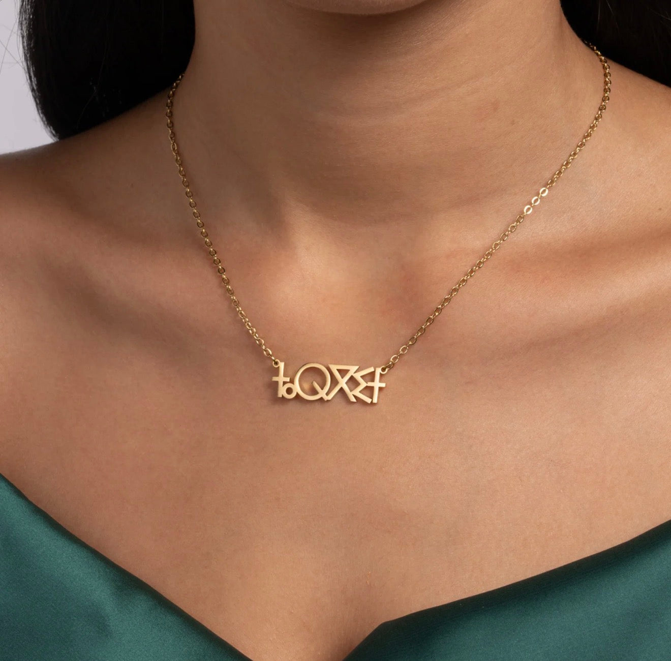 Collier Prénom Amazigh  Personnalisé — Calligraphie Acier Inoxydable